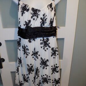 Trixxi Black/White Floral Dress Size 2X Women's NEW